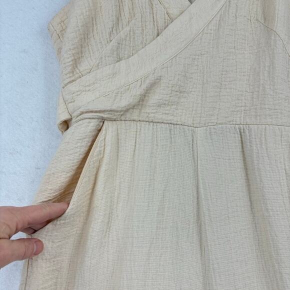 Anthropologie Demi Textured Jumpsuit Size 6 Cream Halter Neck Gauzy - Picture 6 of 13